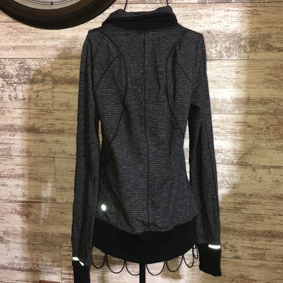 LULULEMON ATHLETICA 2/3 Zip Pullover Gray sweatshirt athletic wear thumb holes - Picture 8 of 10
